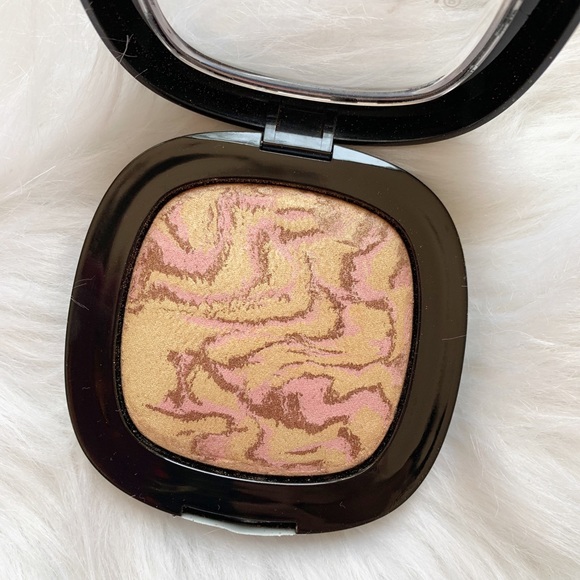 Wet n Wild Highlighter Set - Picture 2 of 4